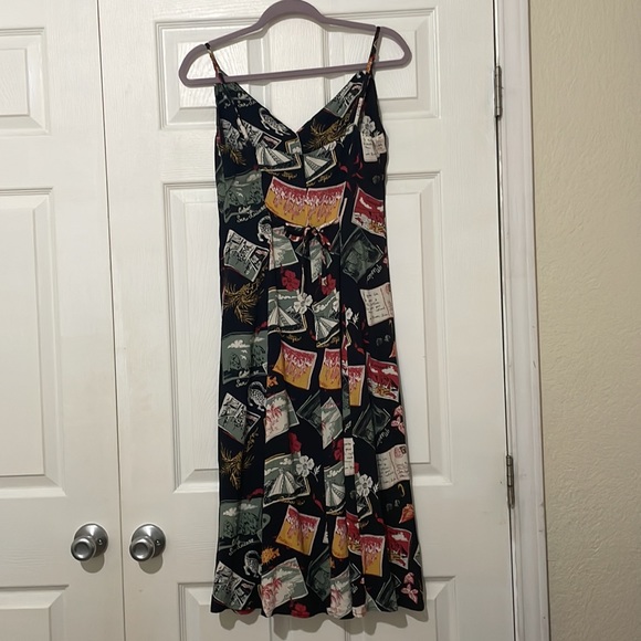 Reformation Postcards Dress! Size 2. Worn only 2 times. Excellent condition. - Picture 4 of 7